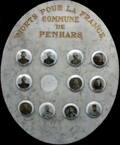 plaques de marbre du premier monument aux morts de Penhars