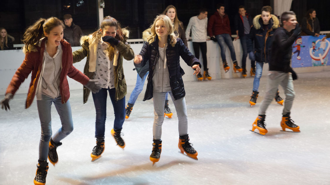 Inauguration de la patinoire place Saint-Corentin le 9 décembre 2016 (11)