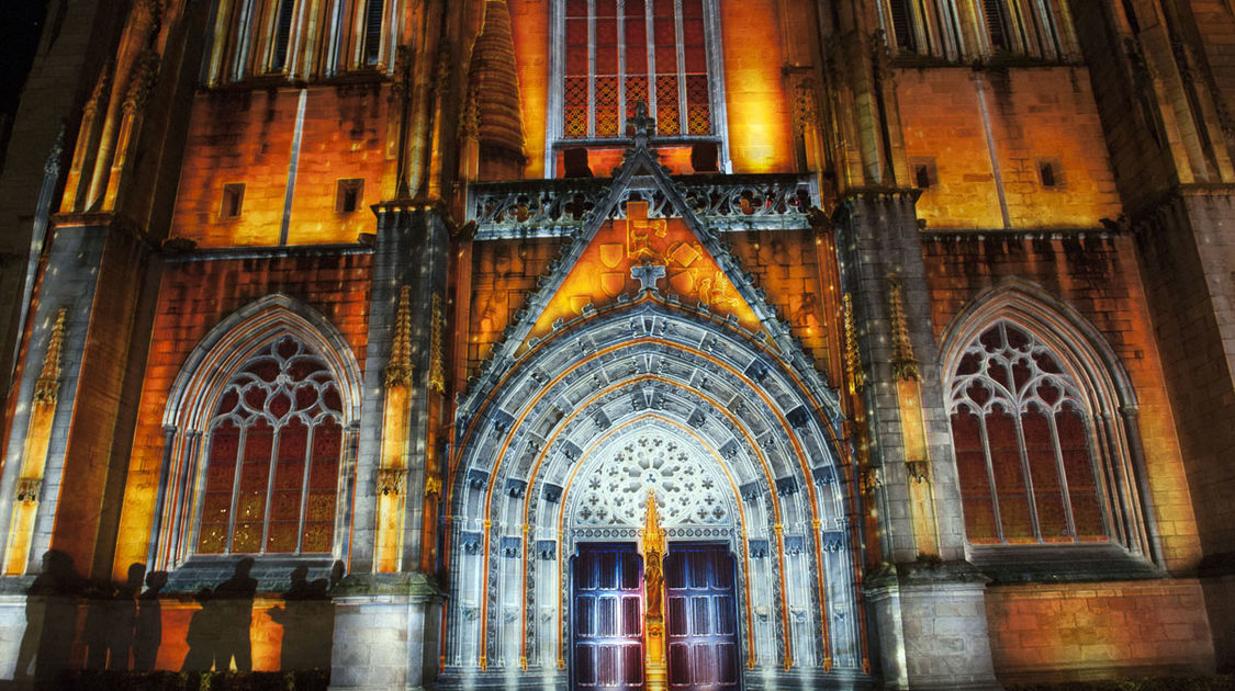 Iliz-Veur - Illumination de la cathédrale - Un son et lumière unique (10)