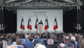 Emmanuel Macron, Président de la République, s'est exprimé devant 700 élus locaux, place Saint-Corentin.