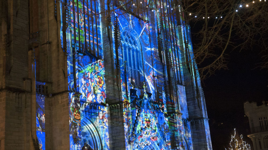 Iliz-Veur - Illumination de la cathédrale - Un son et lumière unique (15)