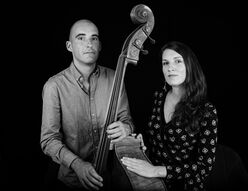 Duo de la chanteuse Élodie Jaffré et du contrebassiste Yann Le Bozec
