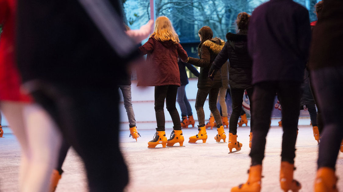 Patinoire place Saint-Corentin - Trois semaines de glisse (1)