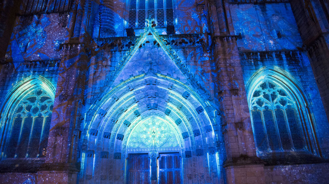 Iliz-Veur - Illumination de la cathédrale - Un son et lumière unique (5)