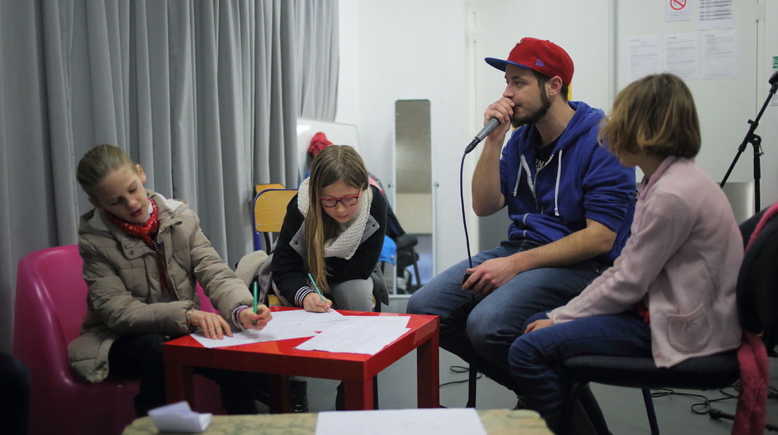 Atelier Beatbox animé par la Hip Hop New school lors des Échappées de Noël.