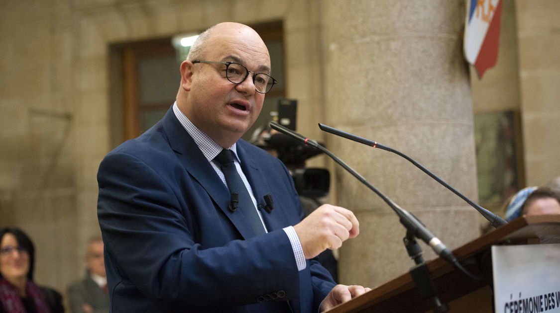 Cérémonie des vœux. Ludovic Jolivet, maire de Quimper et président de Quimper Bretagne Occidentale à l’Hôtel de Ville et d’Agglomération le samedi 28 janvier 2017.