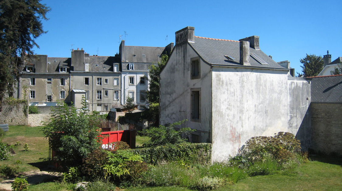 Chantier du Pôle Max Jacob : démolition de l’ancienne maison associative, futur emplacement du Novomax.