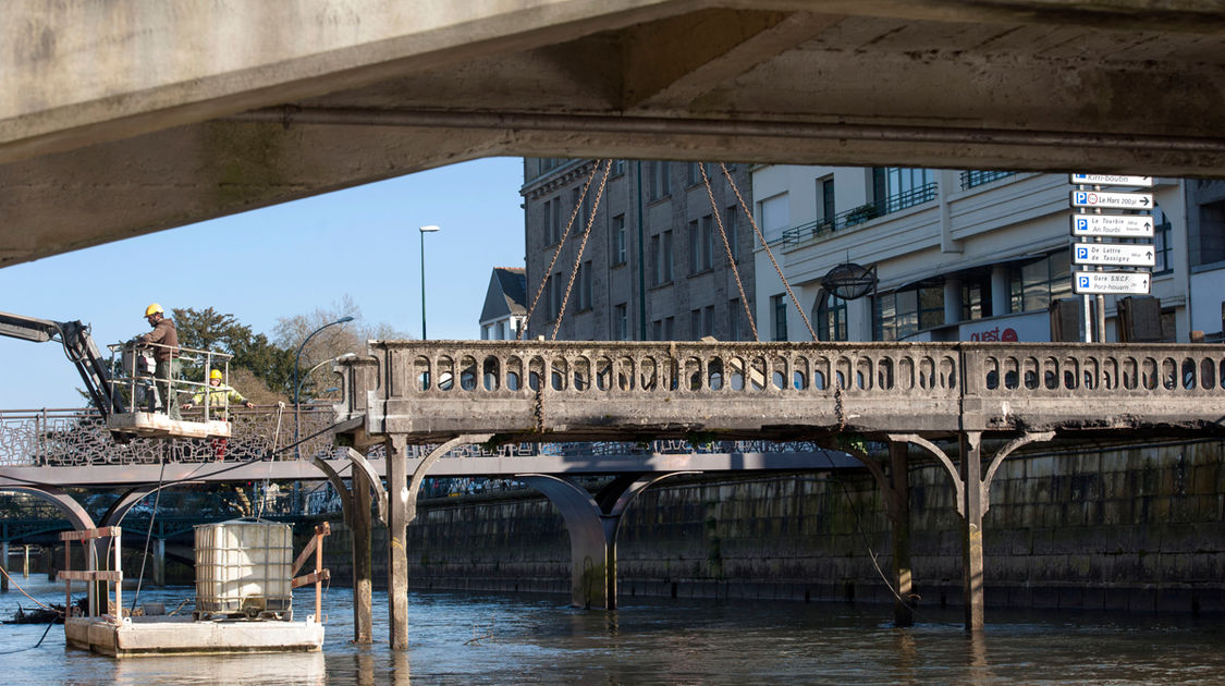 Remplacement de la passerelle Phalange d Arvor (5)