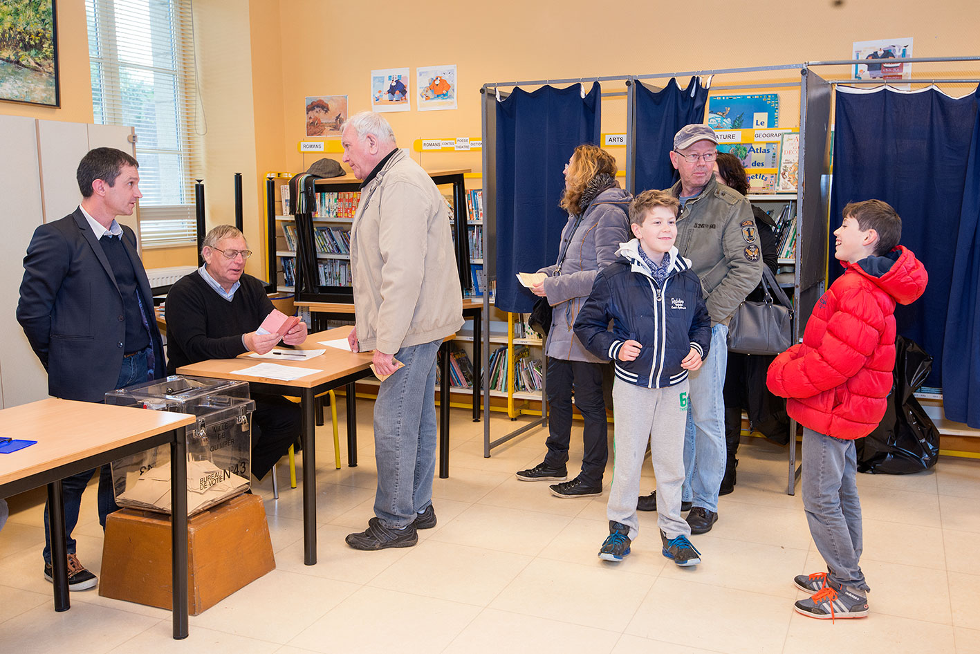 Le second tour des départementales en images