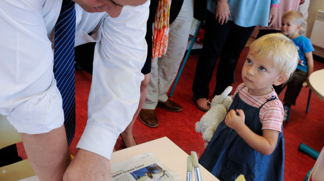 Mardi-2-septembre-2014---Rentrée-des-classes---Visite-du-maire-Ludovic-Jolivet-(1)