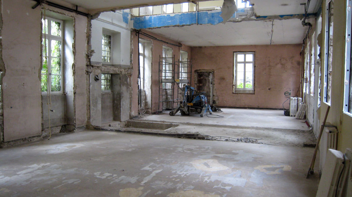 Chantier du pôle Max Jacob : l’intérieur de l’ancienne école Louis Pasteur – le 17 octobre 2013.