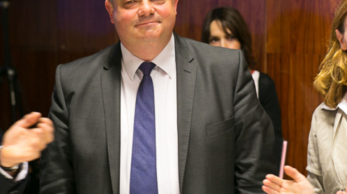 Installation du conseil municipal du 6 avril 2014 : Ludovic Jolivet est élu maire de Quimper à l'issu du vote