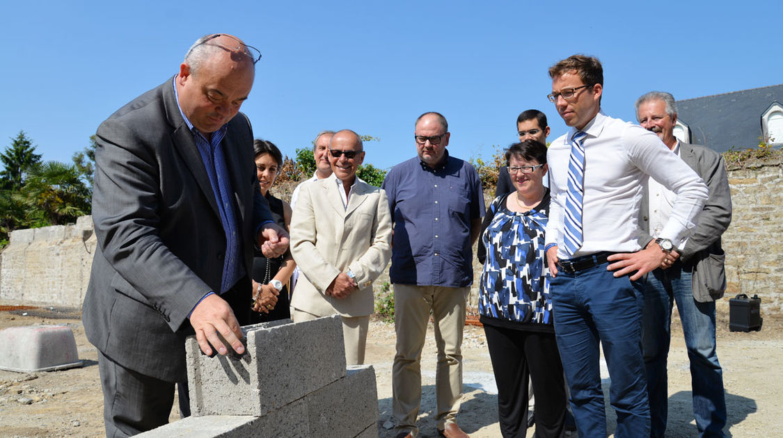 Pose de la première pierre de la mairie annexe de Kerfeunteun (5)