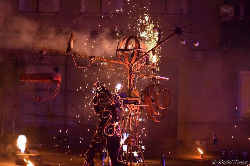 Astro Diva, une parade de lumière et de feu