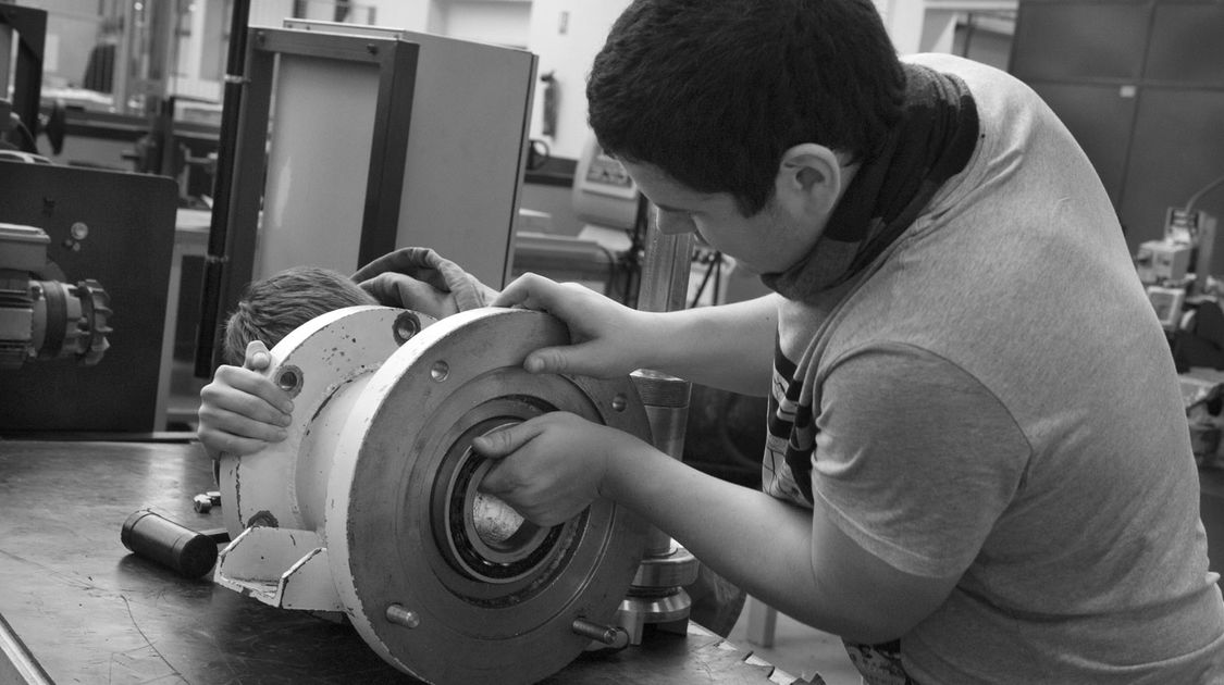 Au lycée Thépot, il existe quatre filières industrielles. Elles débouchent sur des métiers qui recrutent, et sur de l’enseignement supérieur (11)