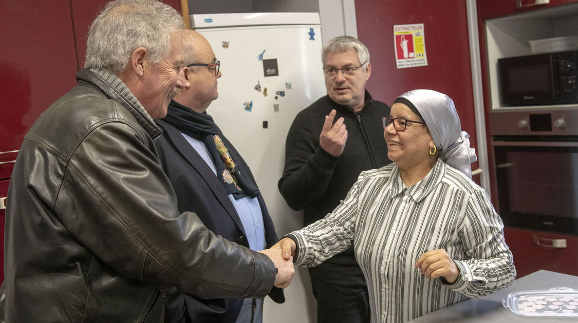 Visite des élus et des services municipaux dans le quartier du Moulin Vert le 10 avril 2019 (6)