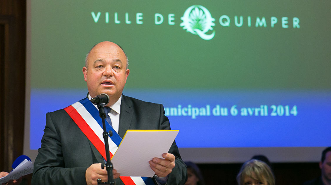 Installation du conseil municipal du 6 avril 2014 : Ludovic Jolivet, maire de Quimper