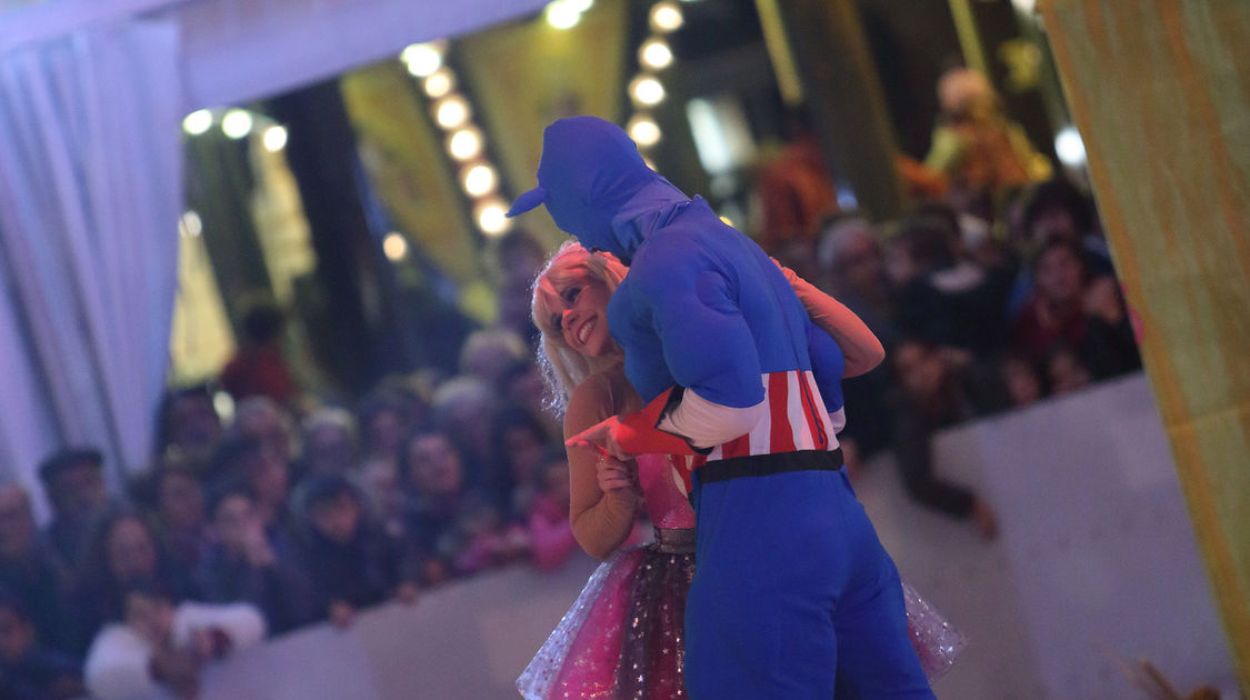 La fiancée du Père Noël - gala de patinage à la patinoire Saint-Corentin le 12 décembre 2015 (12)