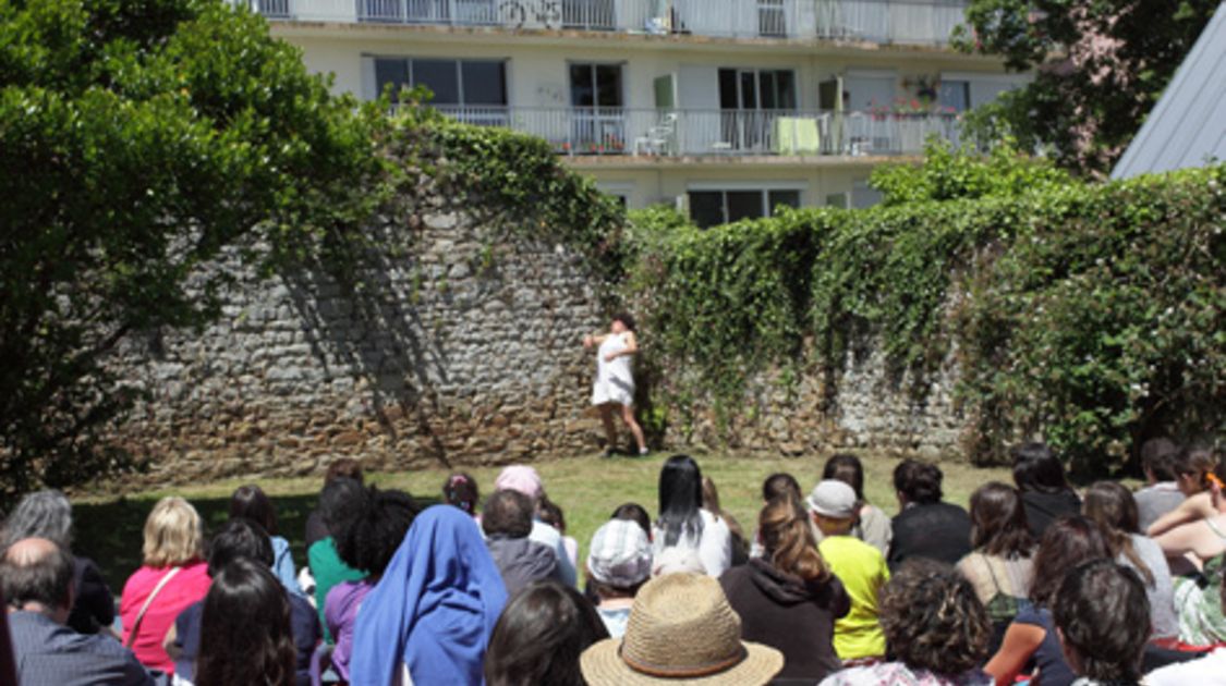 Quartier en fête - La rue est vers l art 2015 à Kermoysan (6)