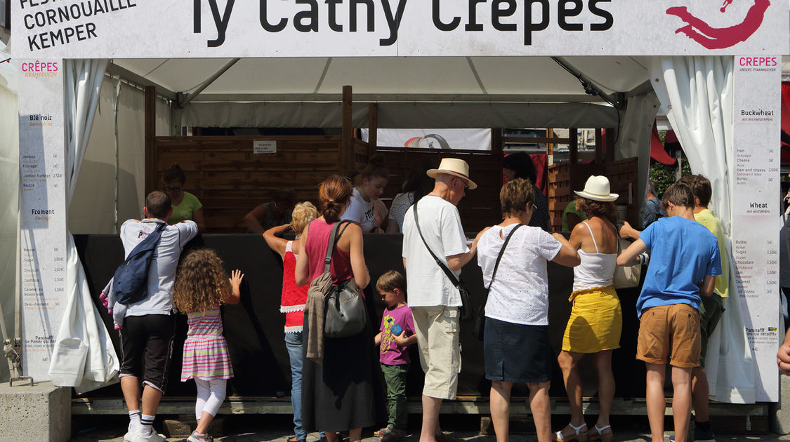 Les crêpes ont un grand succès, comme toujours (17)