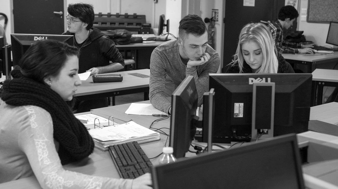 Au lycée Thépot, il existe quatre filières industrielles. Elles débouchent sur des métiers qui recrutent, et sur de l’enseignement supérieur (16)