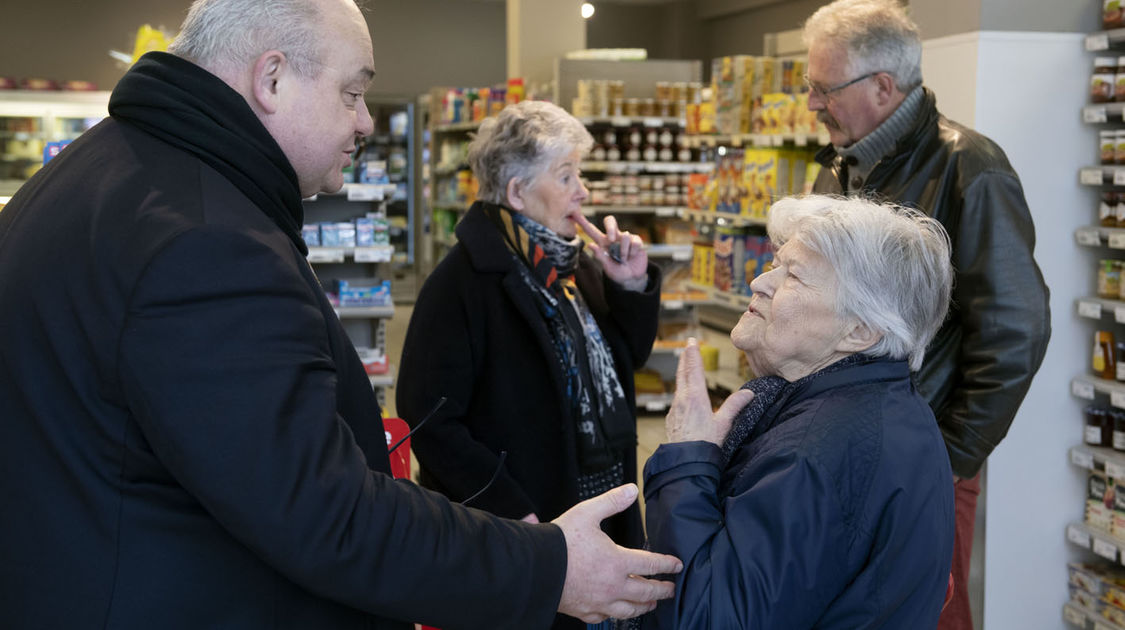 Visite des élus et des services municipaux dans le quartier du Moulin Vert le 10 avril 2019 (9)