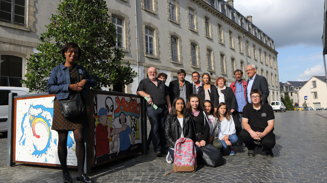 Le projet « Bacs in the city » : onze bacs de verdure peints par les élèves du dispositif Relais du lycée et exposés esplanade François Mitterrand. Une initiative qui valorise le travail et l’implication de ces jeunes.