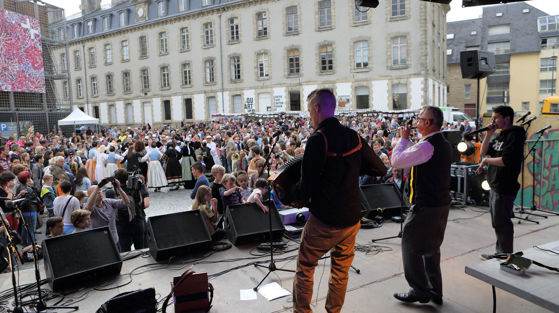 Kemmeskan - Le hip hop et la danse bretonne au diapason - 14 mai 2016 - Fête de la Bretagne (20)