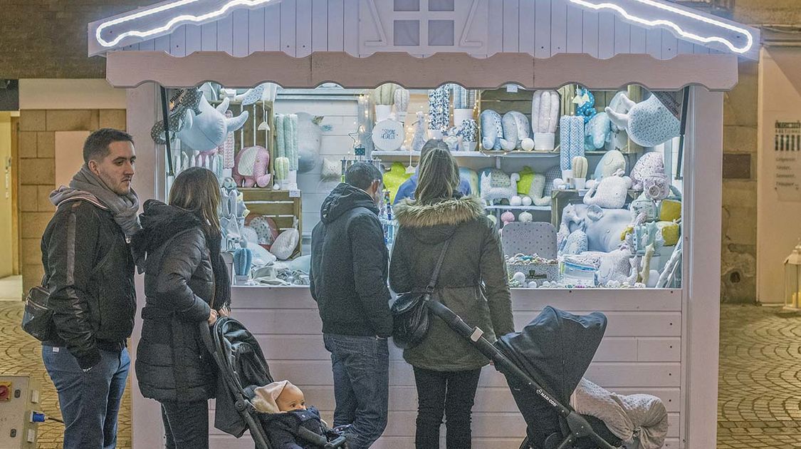 Le marché de Noël de la place Terre-au-Duc (23)