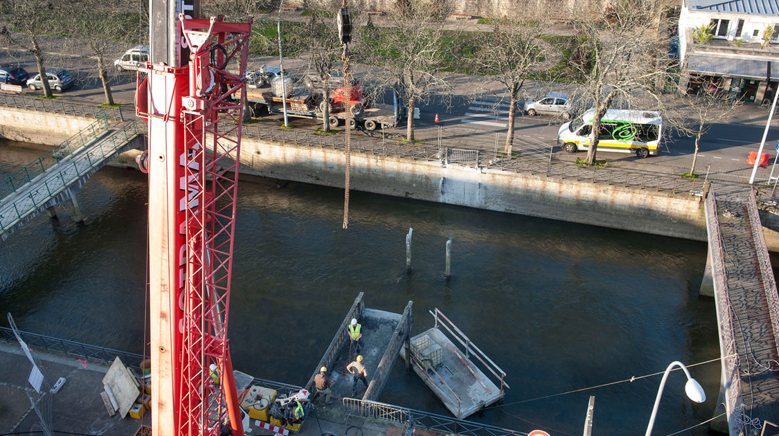 Remplacement de la passerelle Phalange d Arvor (17)