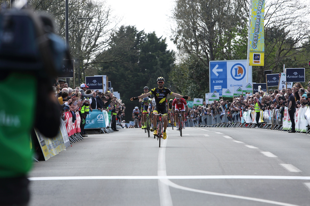 33e édtion du Tour du Finistère : victoire de Jonathan Hivert