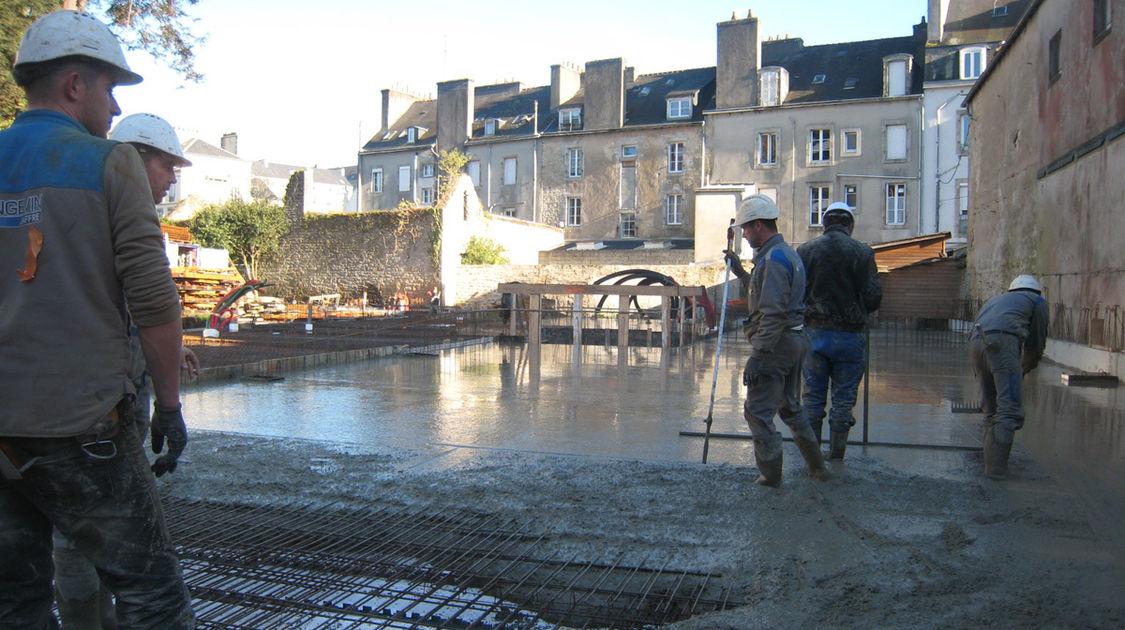 Chantier du pôle Max Jacob : coulage de la dalle du futur « Club » du Novomax. Le 3 décembre 2013