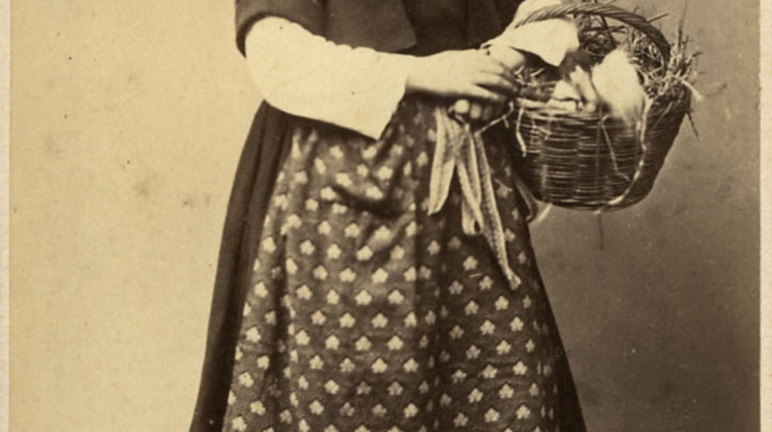 Vêtement porté par la société bretonne traditionnelle entre 1870 et 1880 (1)