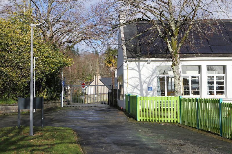 Situation du groupe scolaire de Penanguer