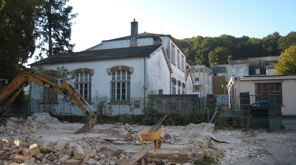 Chantier du Pôle Max Jacob : démolition de l’ancienne crèche, vétuste.