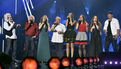 Deux des Tri Yann, Gilles Servat, Rozen Talec, Gwennyn, Clarisse Lavanant, Cécile Corbel et Soldat Louis entonnent le Bro Gozh Ma Zadou, l’hymne national breton. Les Copains d’Abord, mercredi 5 juillet 2017.