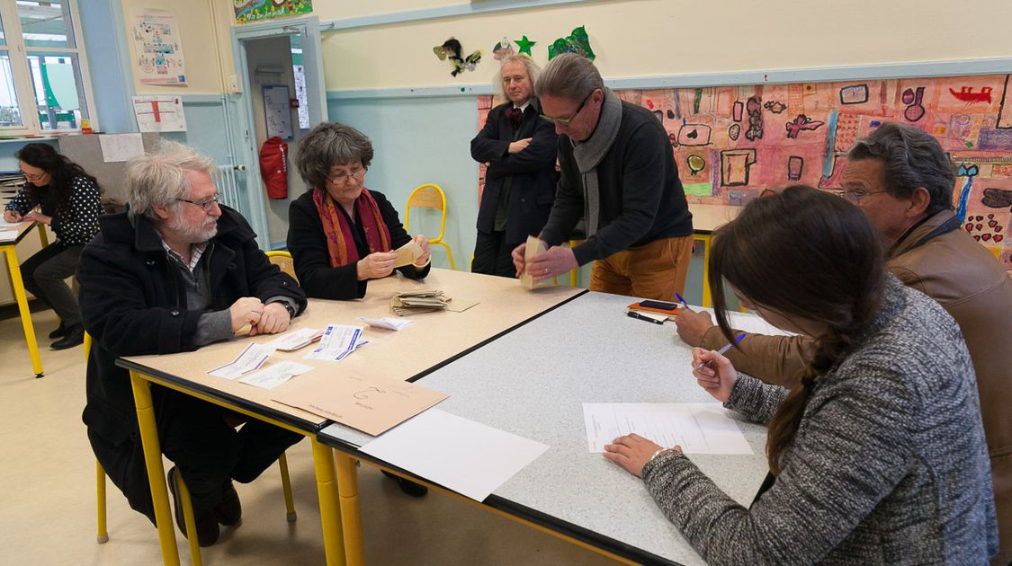 Dépouillement des votes du premier tour des départementales 2015 (4)