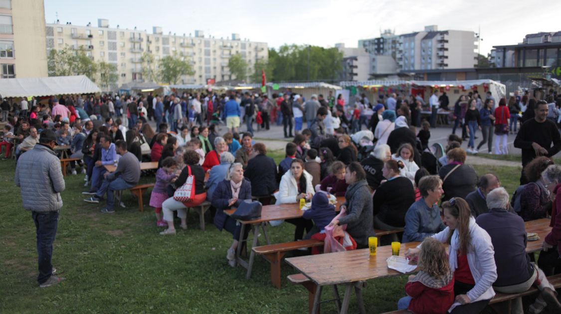 Quartier en fête - La rue est vers l art 2015 à Kermoysan (7)