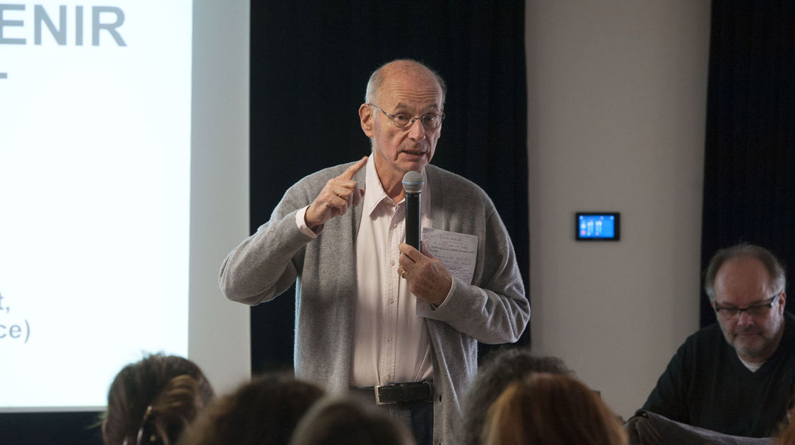 Conférence de Boris Cyrulnik neuropsychiatre au centre des congrès du Chapeau Rouge (13)