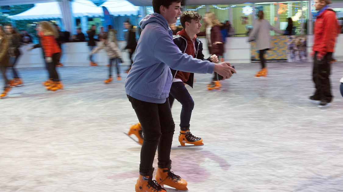 Patinoire place Saint-Corentin - Trois semaines de glisse (7)