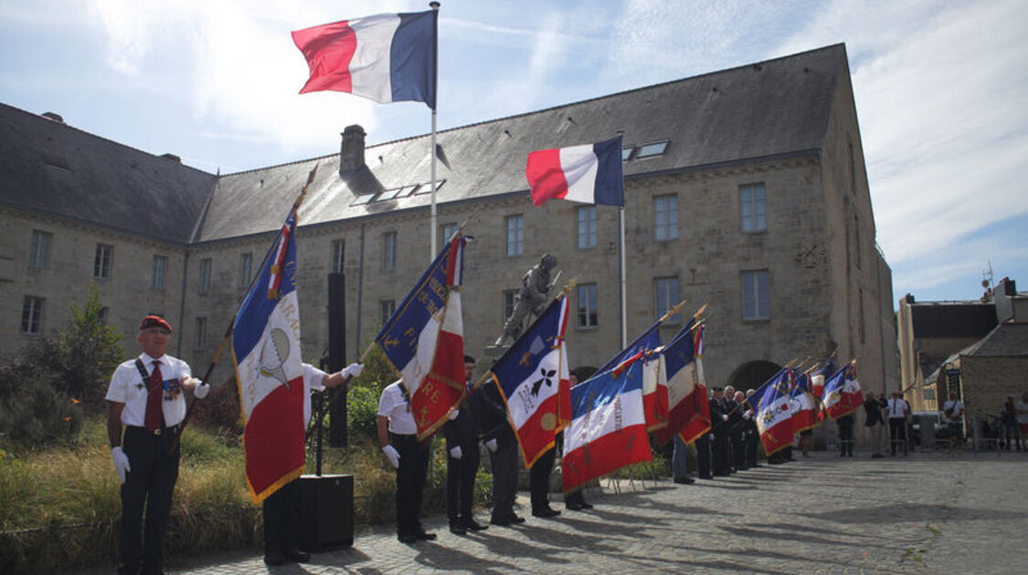 Cérémonie commémorative du 82ème anniversaire de la libération de Quimper Esplanade F.Mitterrand