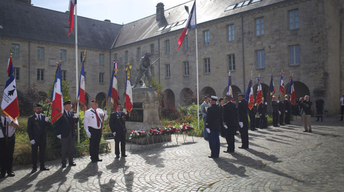 Cérémonie commémorative du 82ème anniversaire de la libération de Quimper Esplanade F.Mitterrand