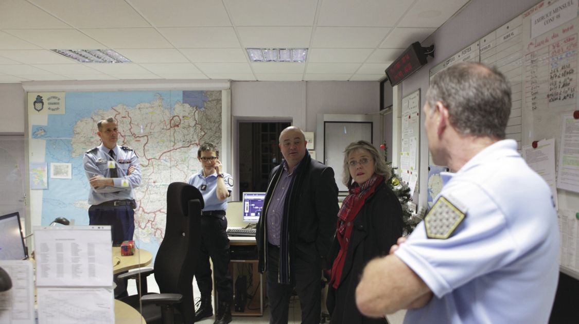 Visite du maire à la gendarmerie - veille de noël