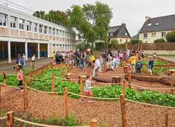 Végétalisation des cours d’écoles : Inauguration au groupe scolaire Pauline-Kergomard