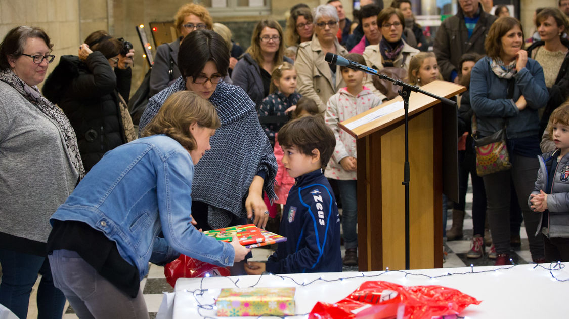 Remise des prix de la seconde édition du concours Dessine-moi Noël (6)