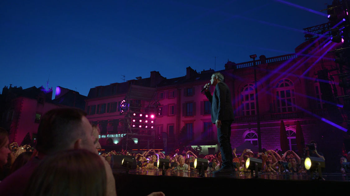 Julien Clerc lors de la première soirée les Copains dAbord