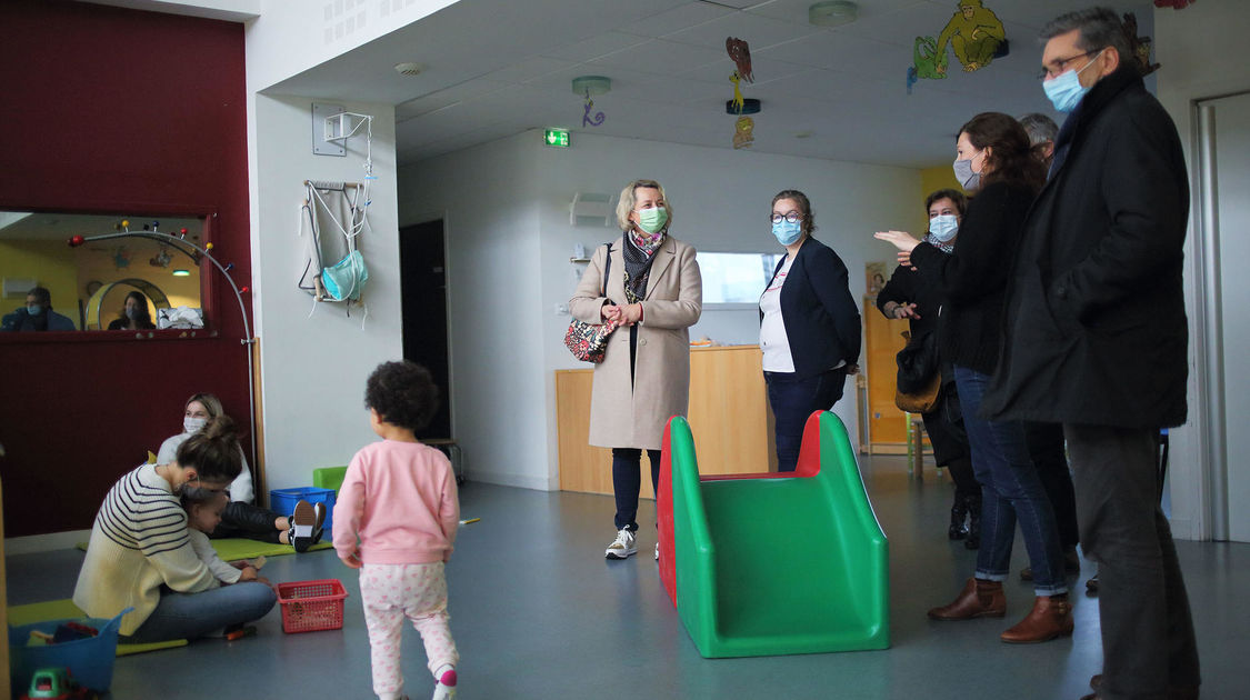 Visite de la maire et des élus aux acteurs du quartier de Penhars.