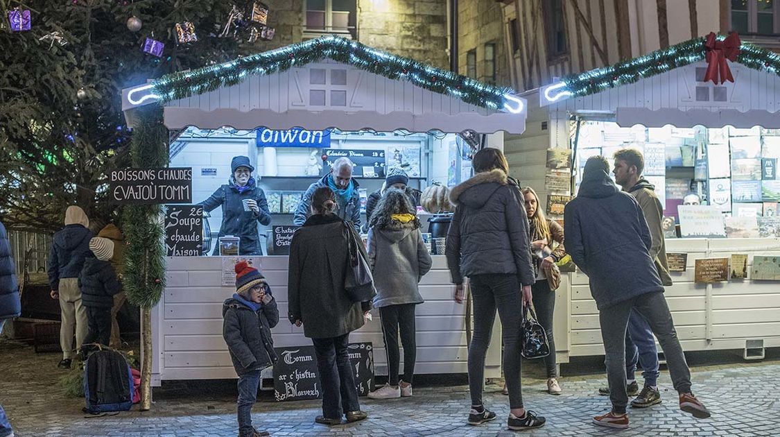 Le marché de Noël de la place Terre-au-Duc (17)