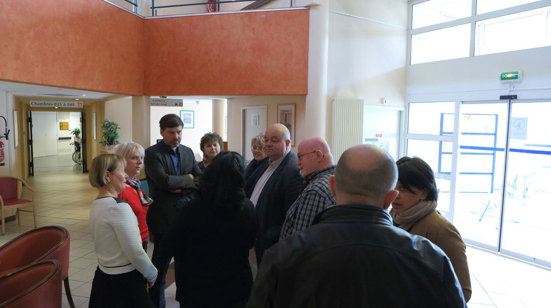 Visite des élus au Corniguel : à l’Ehpad de Ty Créac’h. Inauguré il y a vingt ans, cet établissement accueille 120 résidents.