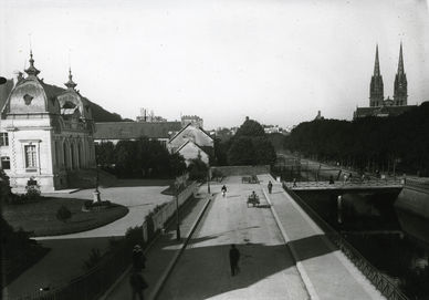Le boulevard du théâtre en 1904